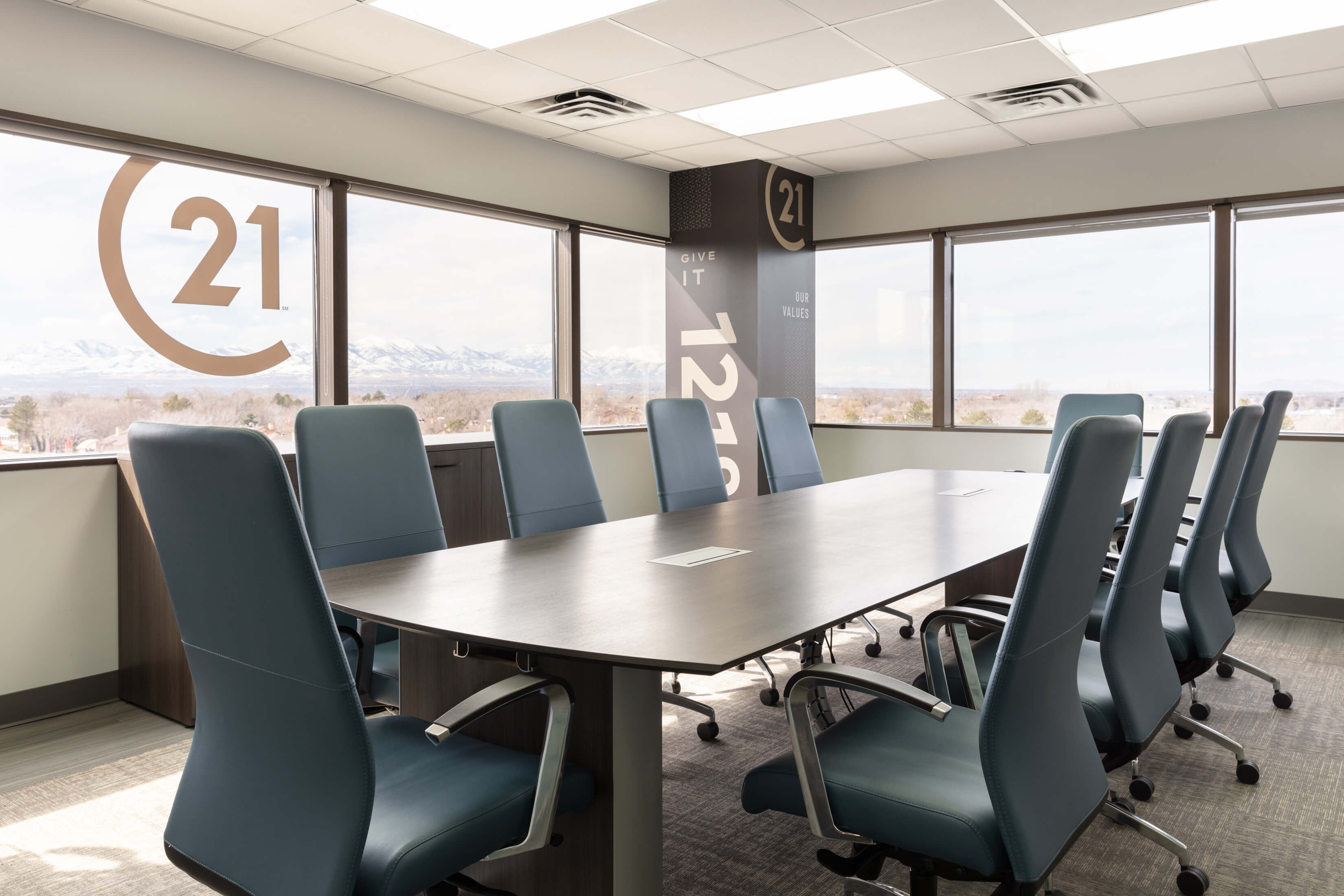 USED OFFICE FURNITURE: THE PROS AND CONS
